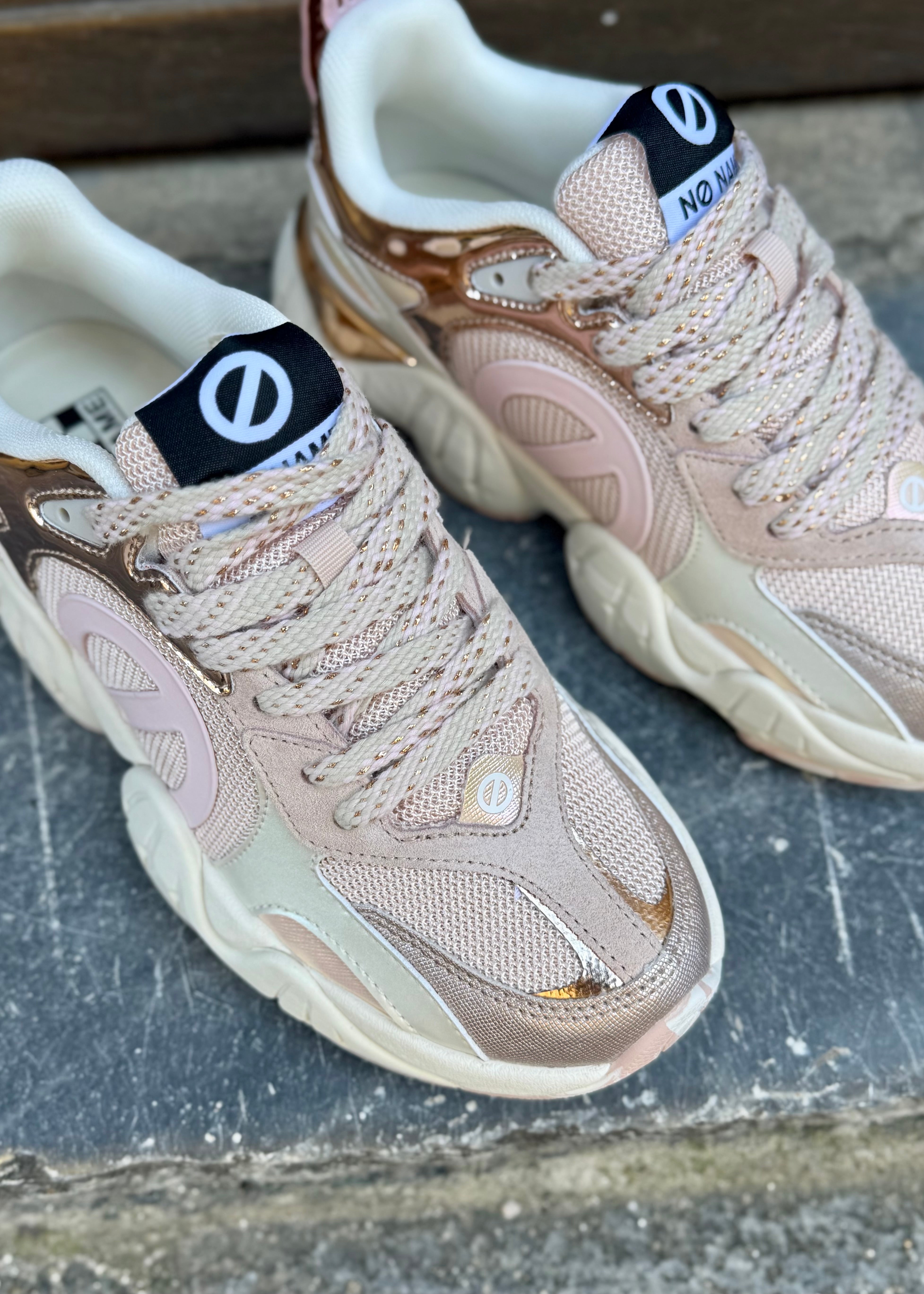 Baskets No name Krazee Runner Rose métal No Name