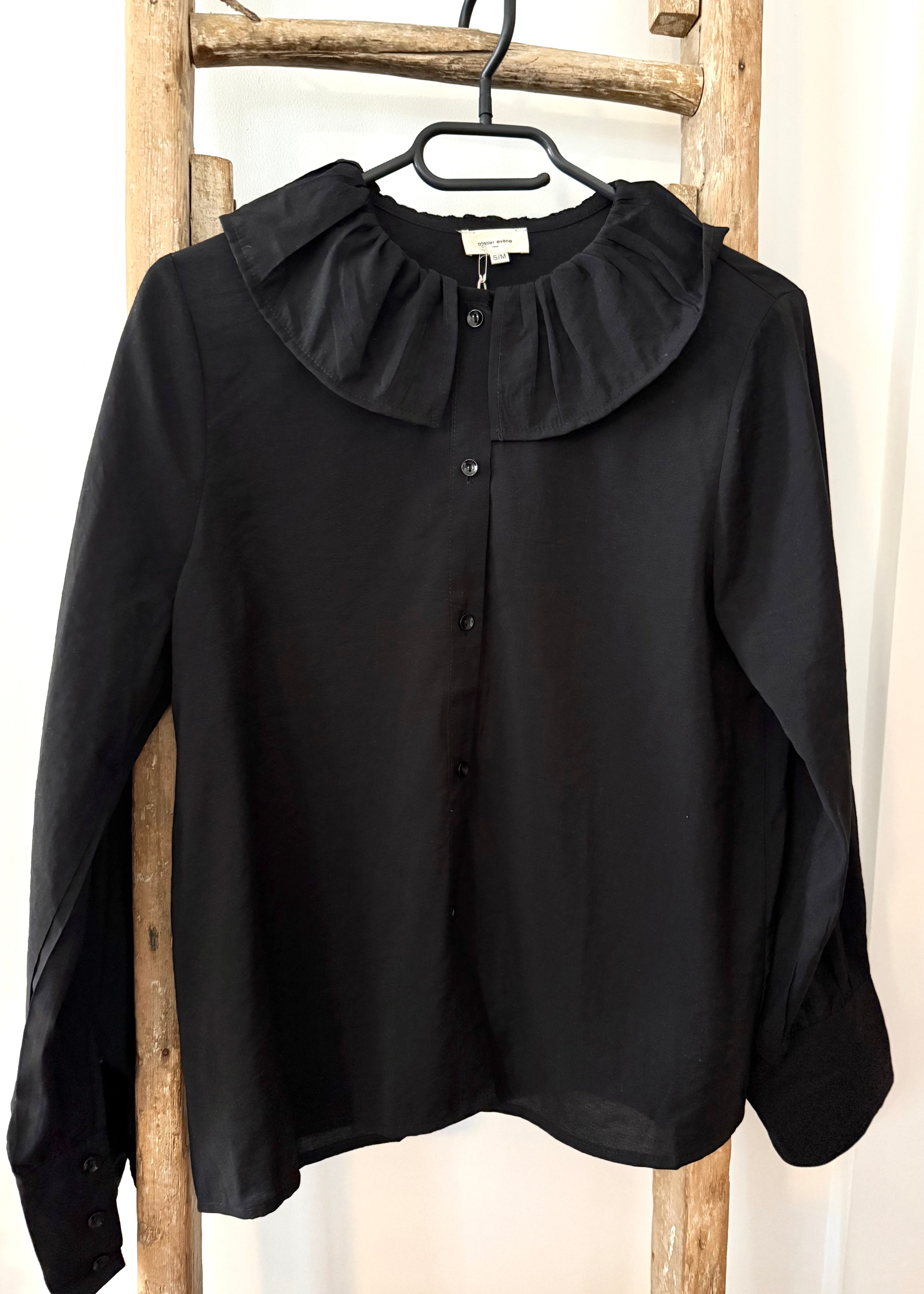 Chemise EVA, col volanté - Noir L'adresse Corte