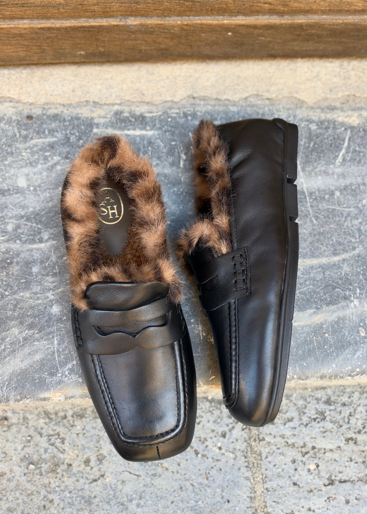 Mocassins Ash Barkley Fur Noir - L'adresse Corte