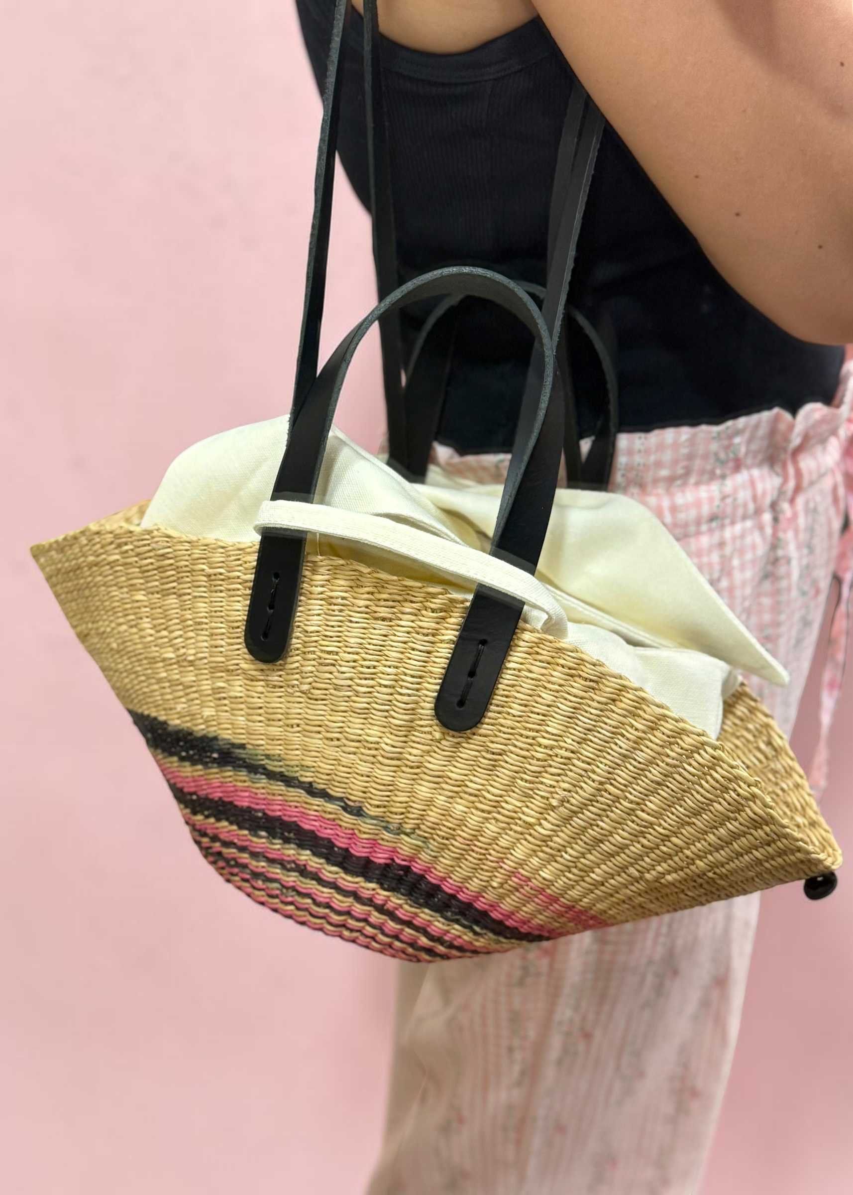Panier Muuñ Mini Pacha- Pink - Black Handles - L'adresse Corte 